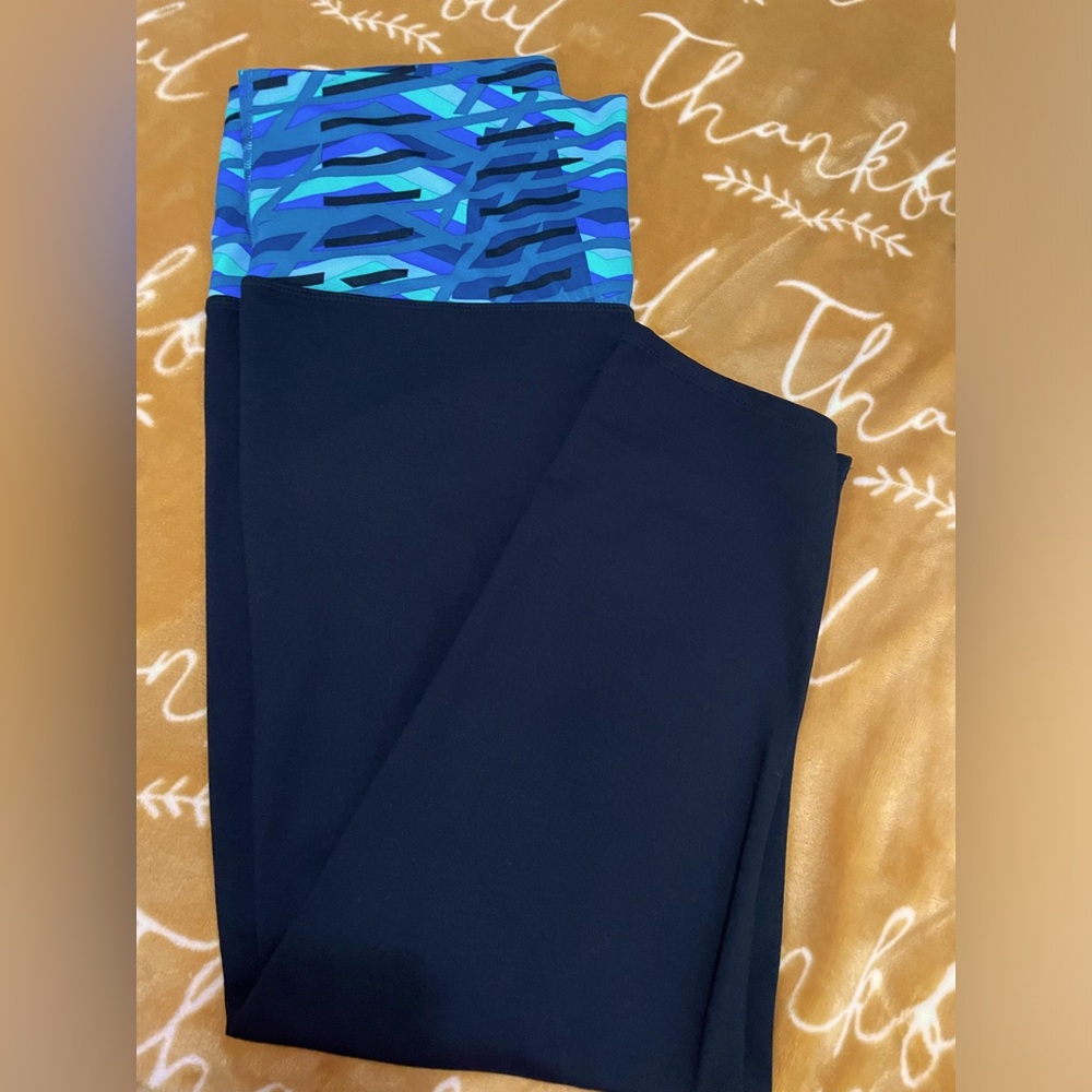 Fabletics capri leggings